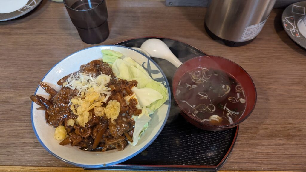 牛すじどて丼の画像